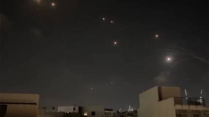 Phản ứng nhanh: Iran tấn công một sân bay và các địa điểm phóng tên lửa ở Israel.