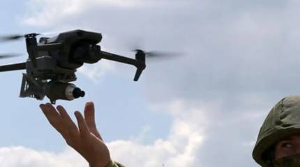 Дрон на оптоволокне поразил транспорт ВСУ на расстоянии около 40 км от ЛБС