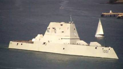 На стелс-эсминце класса Zumwalt ВМС США установили системы спутниковой связи для учений с дронами