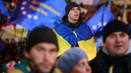 Герои Майдана бегут с Украины