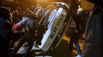 СМИ: Прежде чем поучать других, американцам надо разобраться в собственных проблемах