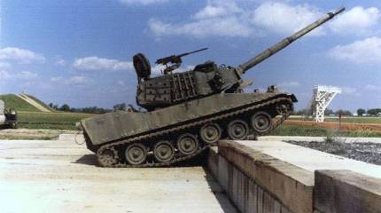 В США подбирают концепцию лёгкого танка. Среди предложений - AJAX и M8