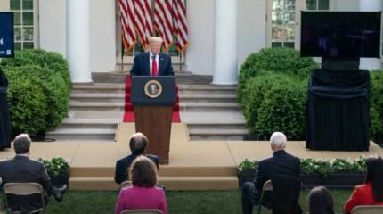 Трамп вышел из специального бункера и заявил о готовности ввести армию в города США
