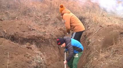 Под Мариуполем на рытьё окопов отправили детей