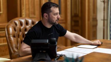 Президент Украины заявил, что ВСУ сложно наступать и обороняться при нехватке дальнобойного оружия