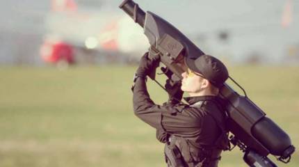 Британцы представили пневмобазуку для перехвата дронов