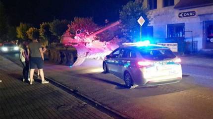 Жители польского города вызвали полицию при виде танка Т-55 на улицах