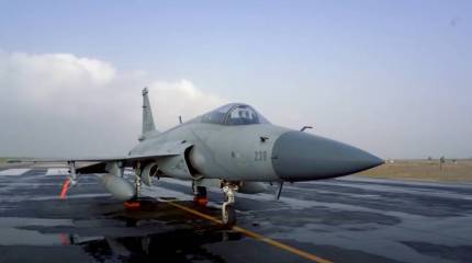 «Китай готов нести убытки»: цена истребителя JF-17 снижена ради победы в тендере