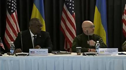 Министры обороны стран НАТО обсуждают на авиабазе Рамштайн возможность передачи Украине дальнобойных ракет