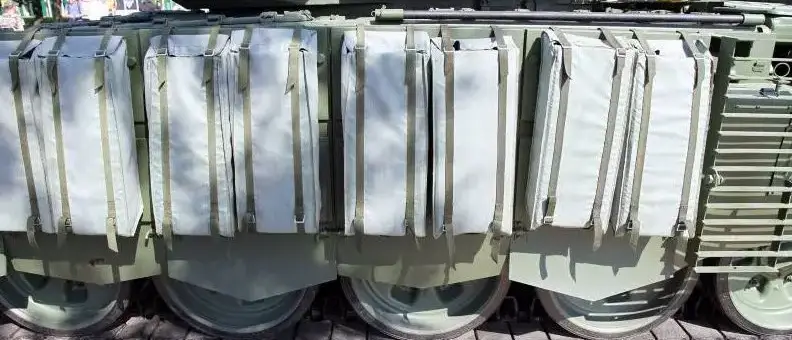 关于我们坦克运往北方军区的那些劣质“背包”。