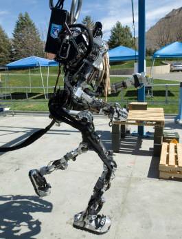 Des scientifiques et des ingénieurs américains créent un exosquelette de combat