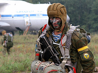 Pára-quedistas russos serão treinados em países da OTAN