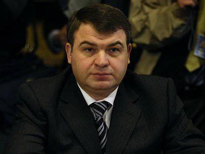 Ministro da Defesa Serdyukov policiais obscenos das Forças Aerotransportadas