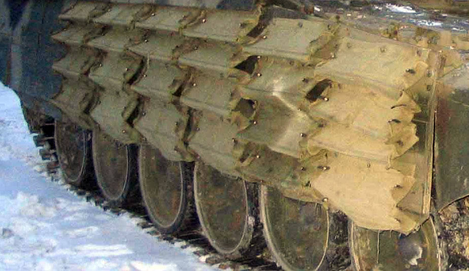 Т-72 С динамической защитой. 4с24 динамическая защита. Динамическая защита танка т 72. Броня т72. Танковые отходы