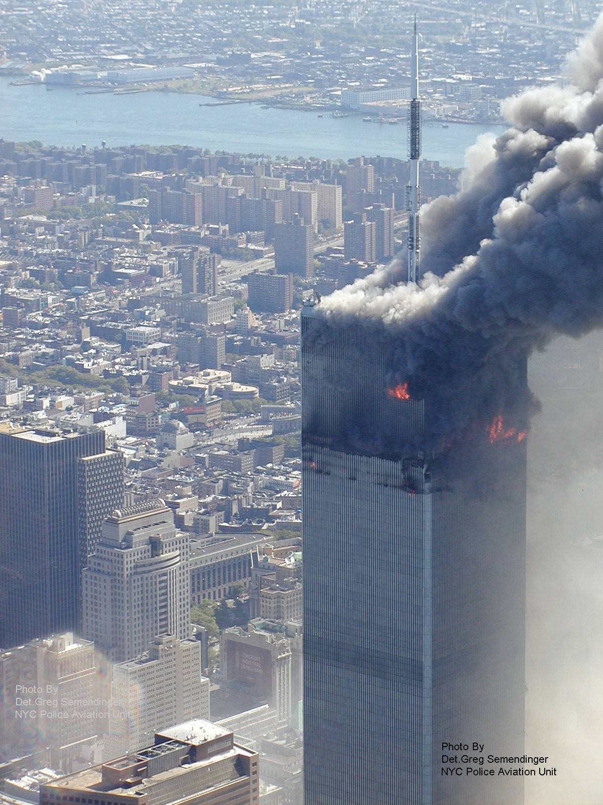 Сколько этажей было в башнях близнецах. Всемирный торговый центр в Нью-Йорке башни Близнецы. ВТЦ Нью-Йорк башни Близнецы 2001. Северная башня ВТЦ 11 сентября. Крыша Северной башни ВТЦ.