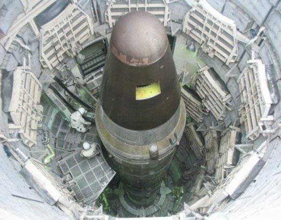 러시아에서는 Voevoda ICBM을 대체하기위한 대형 액체 로켓을 개발하는 작업이 진행 중입니다.