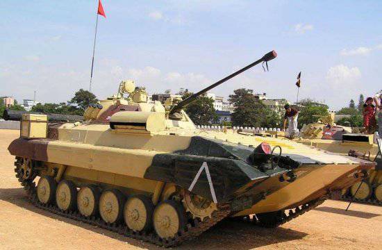 보병 전투 차량 BMP-2 (675 개체)