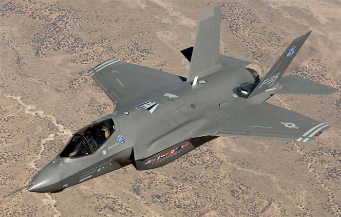 Il primo F-35 seriale è entrato nella US Air Force