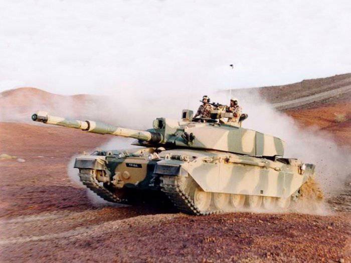 서양 주요 전투 탱크 (4의 일부) - Challenger-2