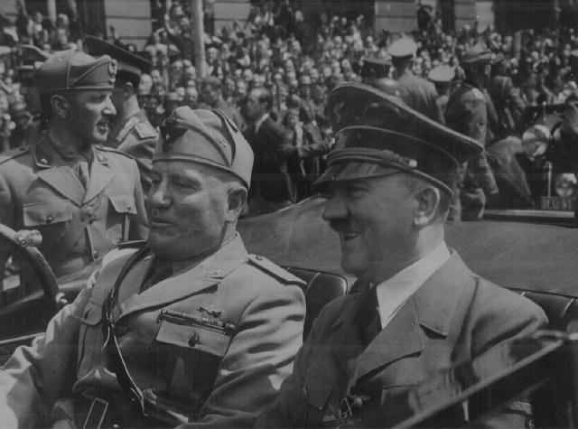 A.ヒトラーがドイツ国民の指導者をしたように