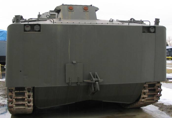 Véhicule d'assaut amphibie amphibie LVTH6
