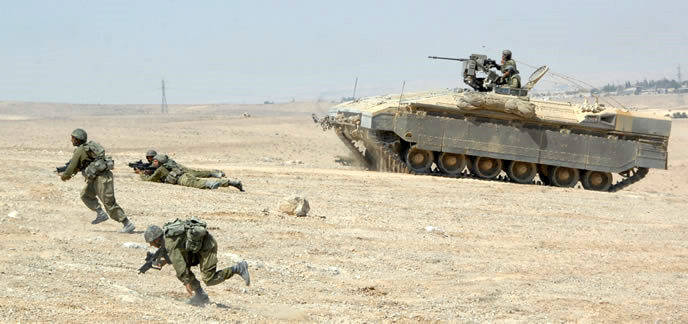 Ağır zırhlı personel taşıyıcı "Namer" ("Leopard"). İsrail