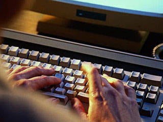 Anonim bilgisayar korsanları NATO veritabanına saldırdı