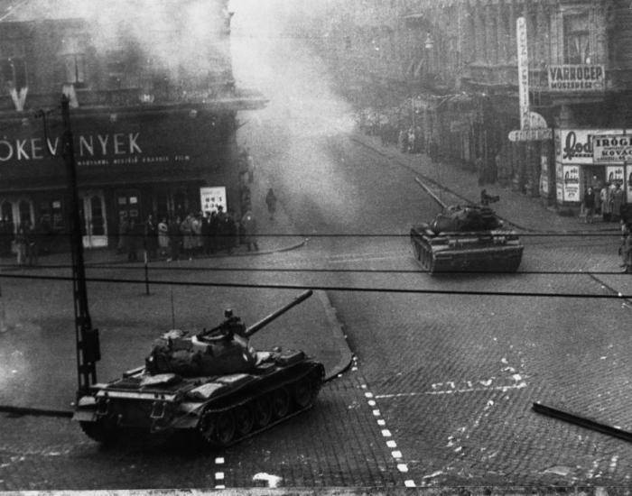 Советские танки в Будапеште