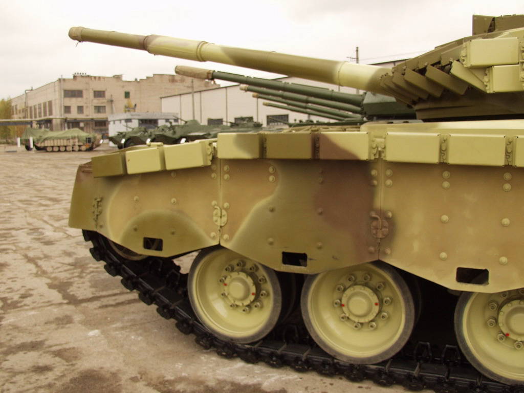 140 ремонтный. Т-80бв. Т-80бв Йемен. T-80 БВ. T-80bv Turret.