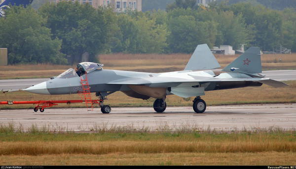 Fifth-generation fighter prototypes will arrive in the Russian Air Force in 2013 - Commander in Chief