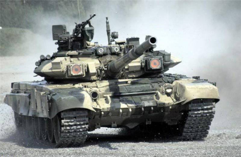 탱크 전투 : T-90 대 "Abrams"!