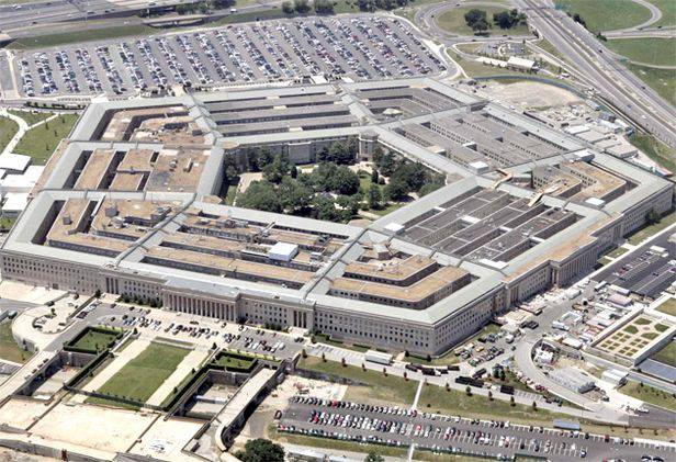 Il Dipartimento della Difesa degli Stati Uniti licenzia più di cento generali e ammiragli