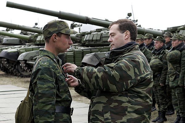 Les coûts du réarmement de l'armée russe limitent les opportunités économiques du pays, a déclaré le directeur du Centre