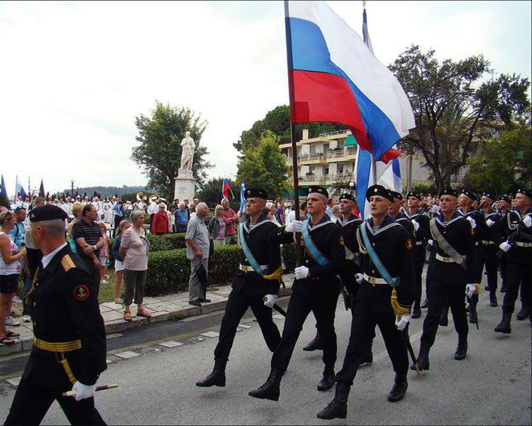 Ouverture du monument au commandant de la marine russe Ouchakov en Grèce: essai photographique