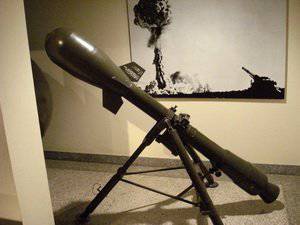 Armes nucléaires ultra-compactes - Pistolet Davy Crockett sans recul