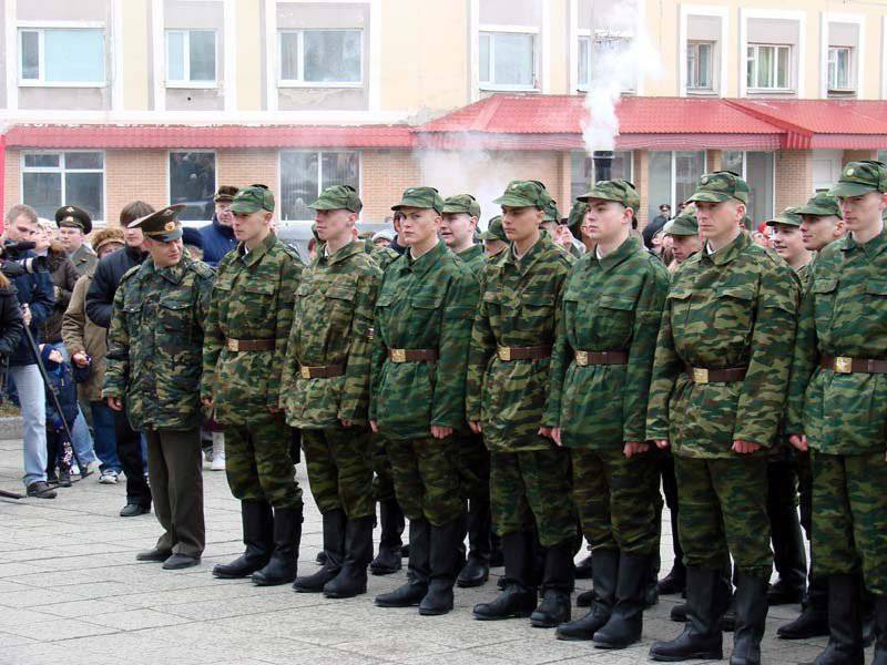 Российское Министерство обороны отзывает из Таджикистана солдат-срочников
