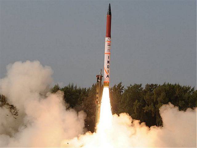 Индия провела испытание новой баллистической ракеты Agni-IV
