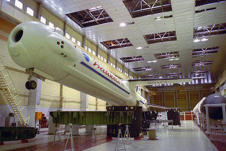 Le concours pour la création d'un système de fusée spatiale réutilisable a été récompensé par GKNPT. Khrunichev