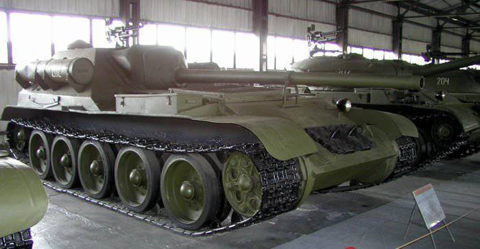 Exemple de "Uralmash-1" SU-101 - le SPG le plus blindé