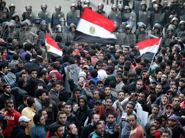 Трагедия на стадионе стала причиной беспорядков в Каире