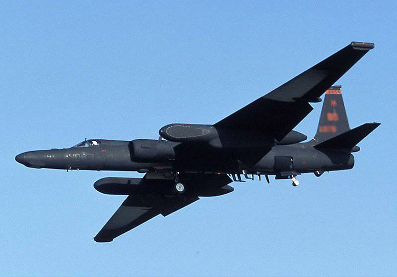 Старенький U-2 против новейшего Global Hawk