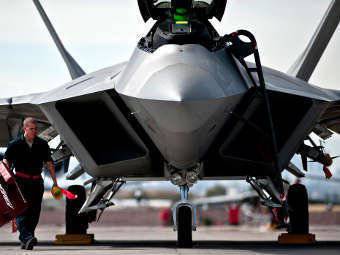 Американцы планируют перепроектировать F-22