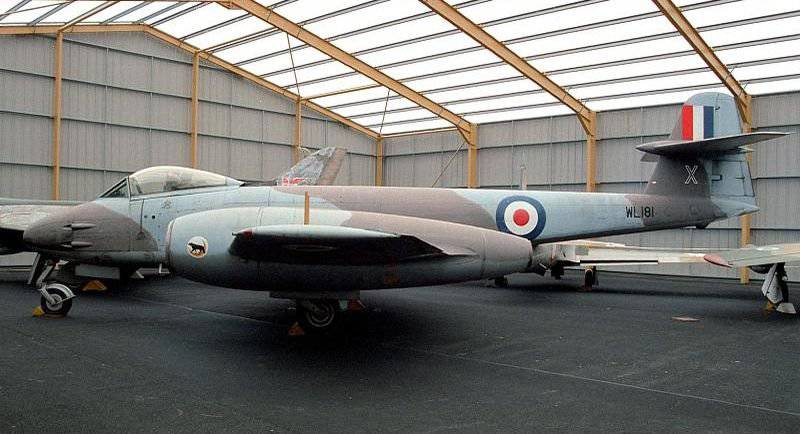 第一架英国作战喷气式战斗机“Meteor FI”