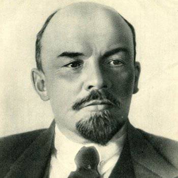 Lenin war weder ein Geldmacher noch ein Tyrann. Er war ein kluger und gebildeter Mann, ein großartiger Arbeiter, der sich seiner Arbeit widmete, die er für fair hielt