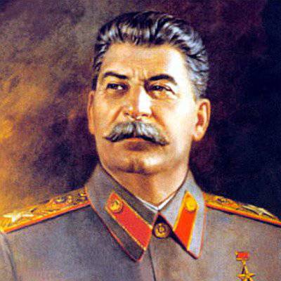 M. Kalashnikov: "Stalin acabou por ser maior do que Hitler como o organizador do estado"