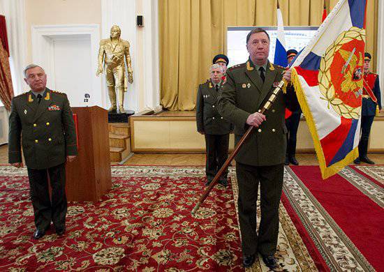 俄罗斯联邦武装部队总参谋长介绍了新的陆军总司令