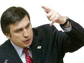Saakashvili no gancho da democratização global