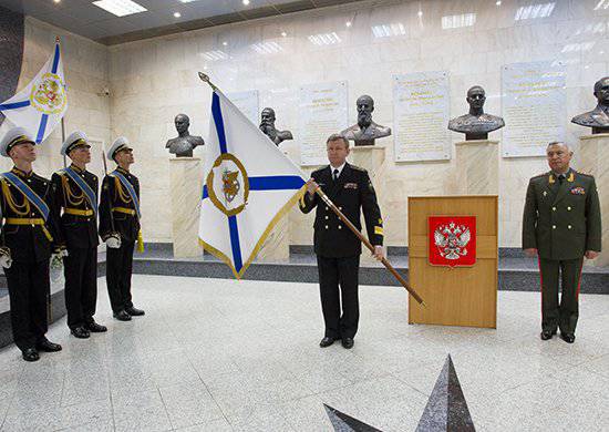Der Chef des Generalstabs der Streitkräfte Russlands stellte den neuen Oberbefehlshaber der Marine vor