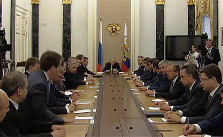 Путин подписал указы о структуре и составе правительства. Министром обороны остался Анатолий Сердюков