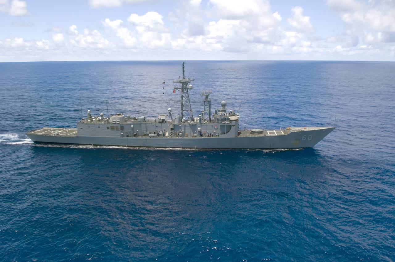 Фрегат 11. Оливер Хазард Перри корабль. Фрегат уро США. Эсминец Оливер Перри. USS Stark (FFG-31).